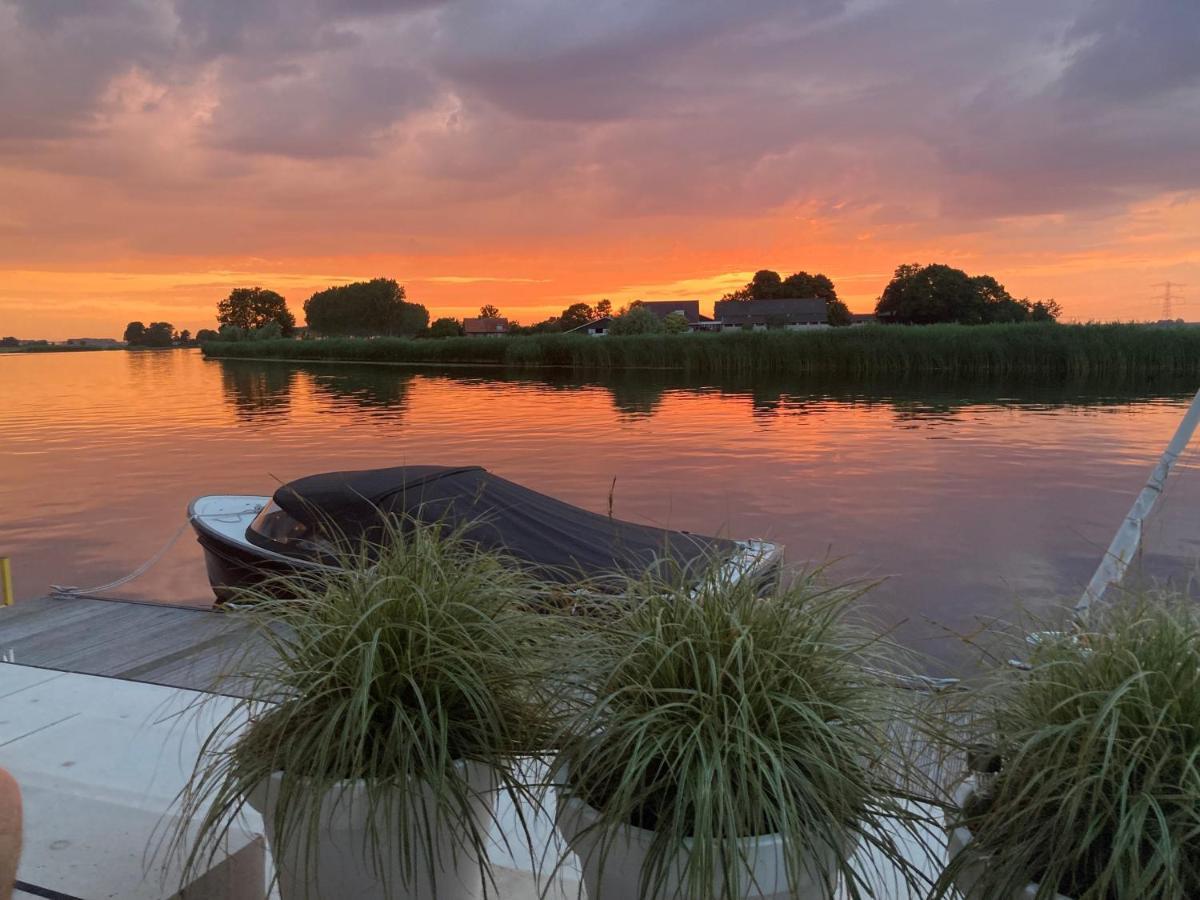 Grafhorst B&B Ganzendiep Aan Het Water المظهر الخارجي الصورة